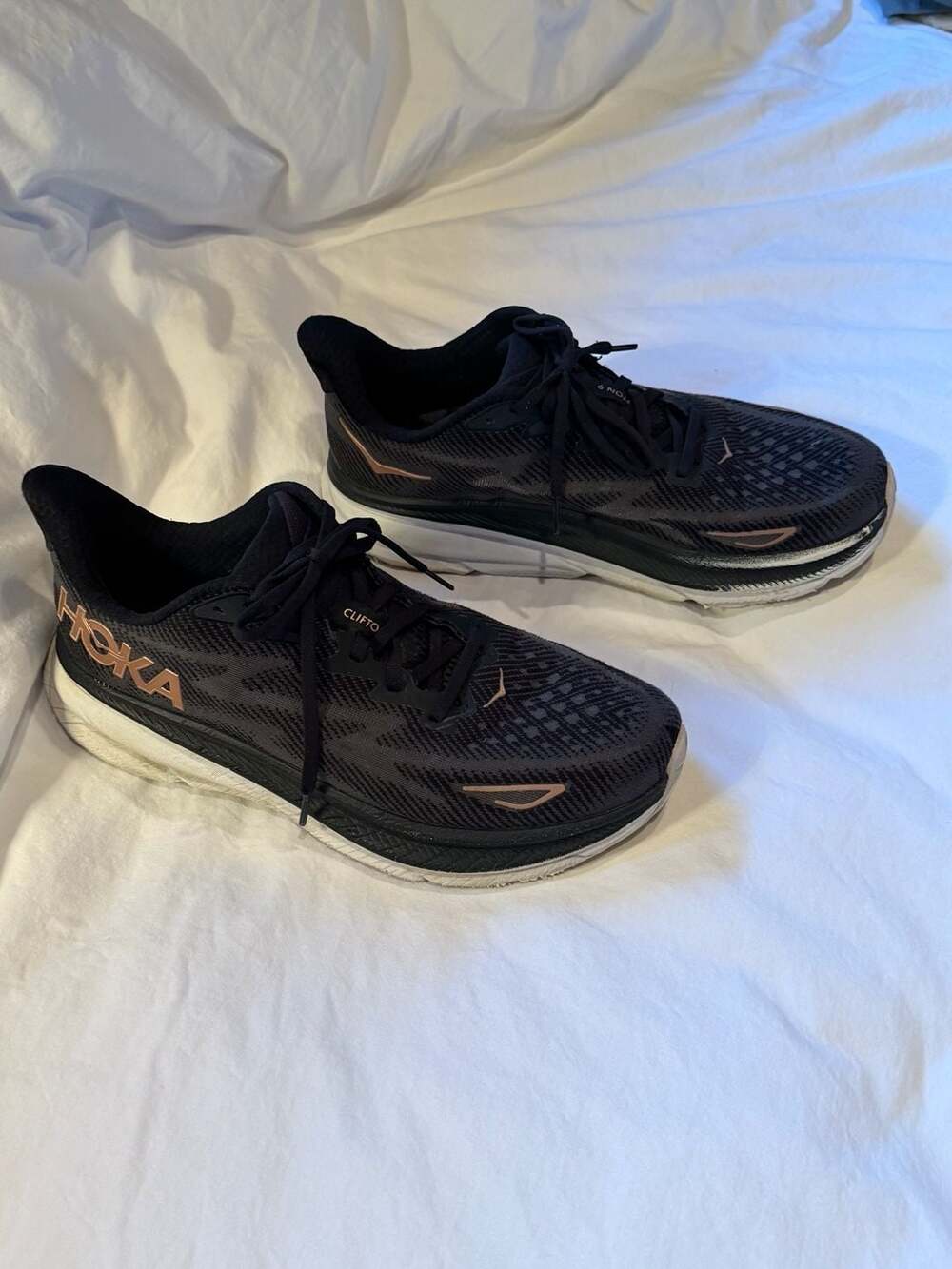 Hoka One One Women's Clifton 9 Running Shoes Black Rose Gold Size 11B GUC Joggin